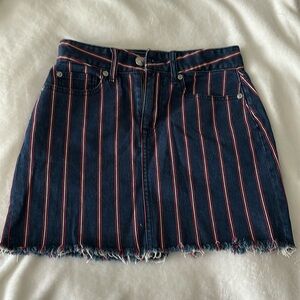 Size 0 American Eagle high rise stretch denim skirt.